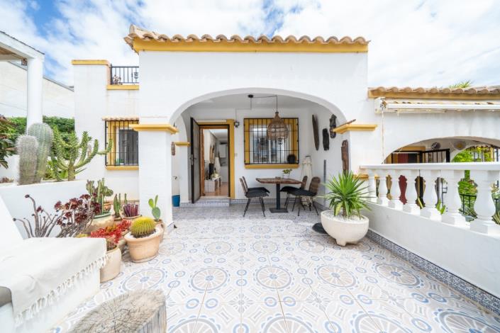 Image No.5-3 Bed Quad for sale