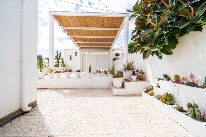 Image No.14-3 Bed Quad for sale