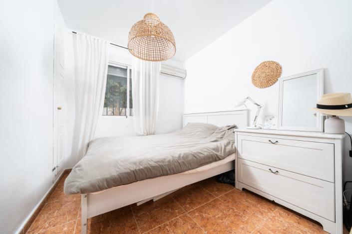 Image No.25-3 Bed Quad for sale