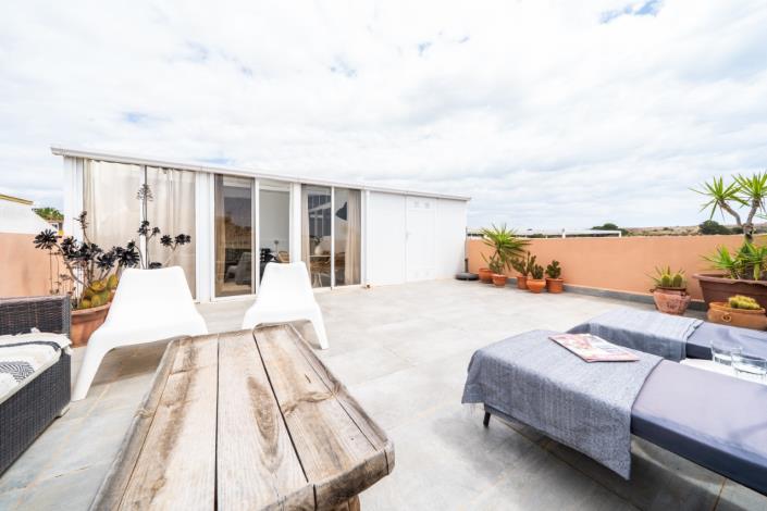 Image No.42-3 Bed Quad for sale