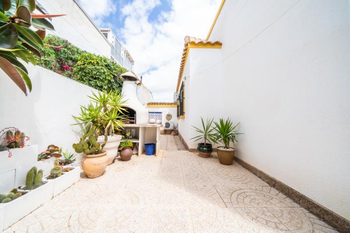 Image No.46-3 Bed Quad for sale