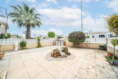 House-for-sale-in-La-Marina-with-communal-pool--7---Portals-