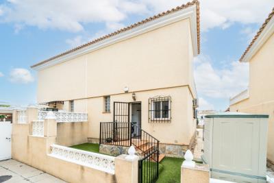 House-for-sale-in-La-Marina-with-communal-pool--8---Portals-