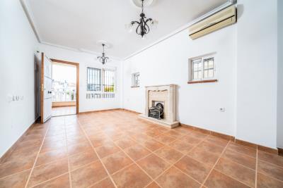 House-for-sale-in-La-Marina-with-communal-pool--14---Portals-