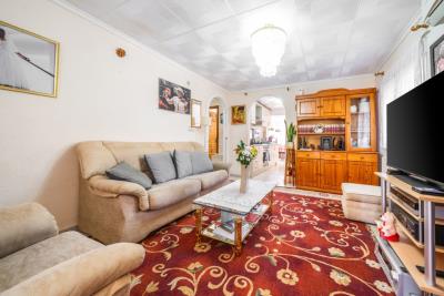 Villa-for-sale-in-La-Marina--6---Canva-