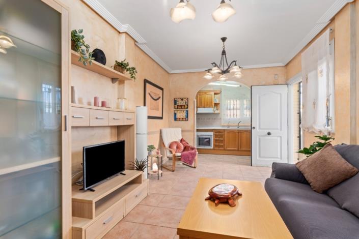 Image No.15-2 Bed Semi-Detached for sale