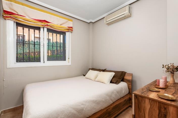 Image No.19-2 Bed Semi-Detached for sale