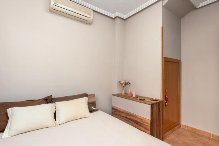 Image No.20-2 Bed Semi-Detached for sale