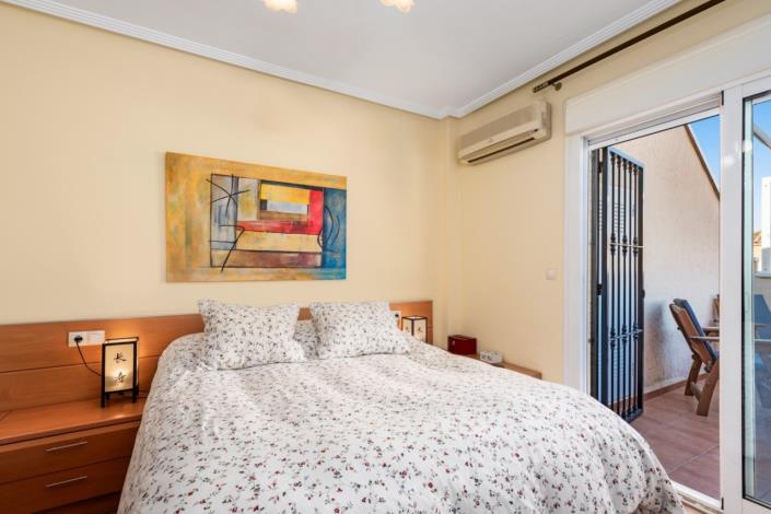 Image No.22-2 Bed Semi-Detached for sale