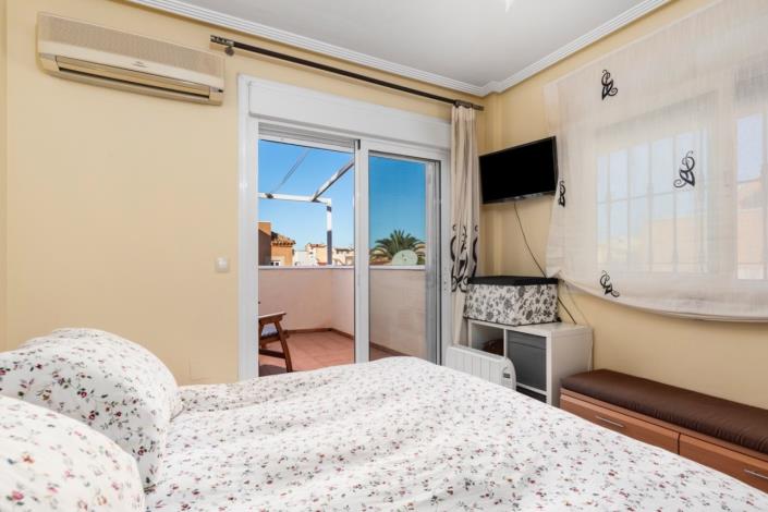 Image No.23-2 Bed Semi-Detached for sale