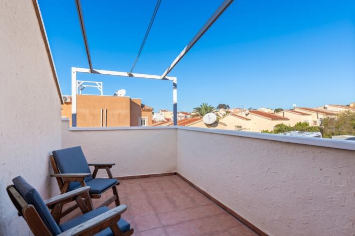 Image No.24-2 Bed Semi-Detached for sale