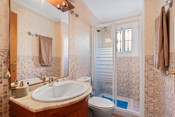 Image No.25-2 Bed Semi-Detached for sale