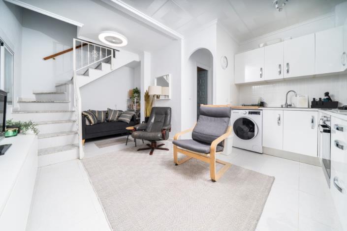 Image No.6-2 Bed Townhouse for sale