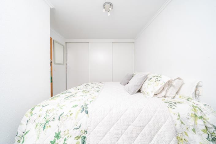 Image No.15-2 Bed Townhouse for sale