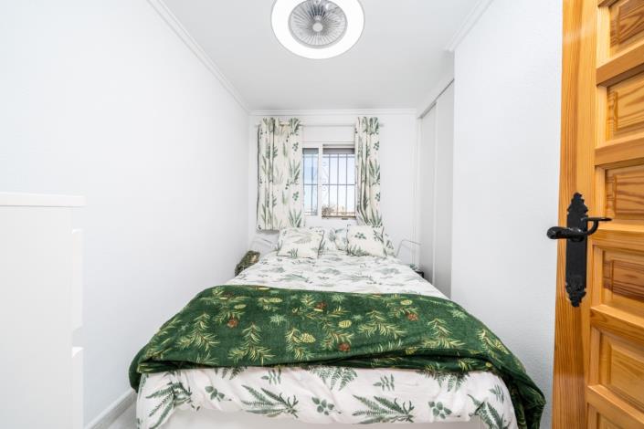 Image No.16-2 Bed Townhouse for sale