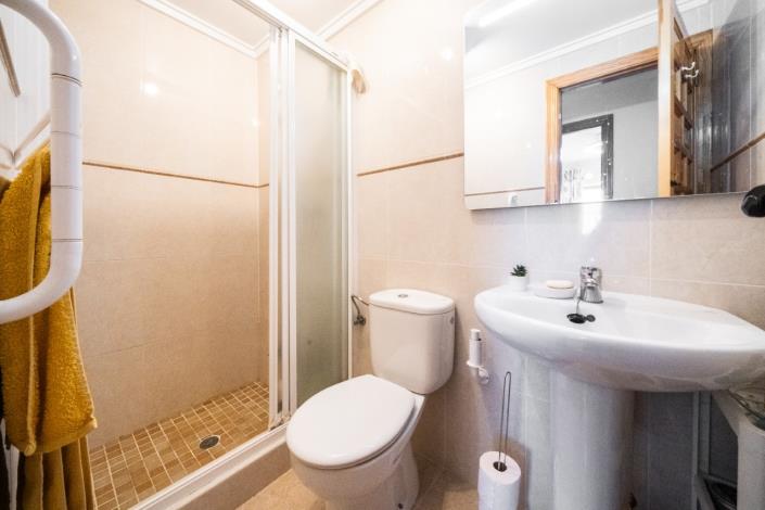 Image No.20-2 Bed Townhouse for sale