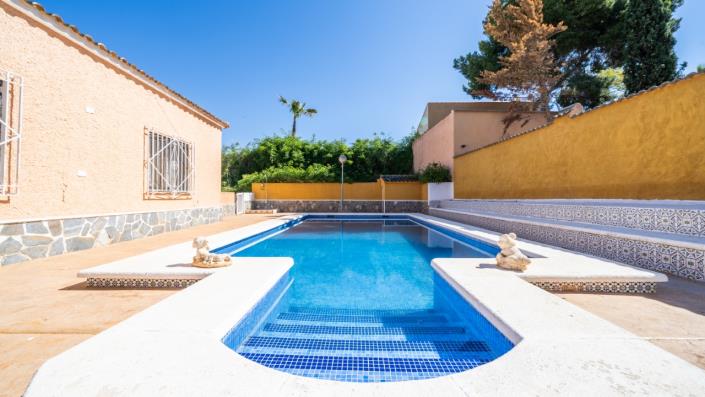 Image No.3-7 Bed Villa for sale