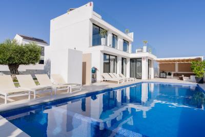 Luxury-Villa-for-Sale-in-La-Marina--1-