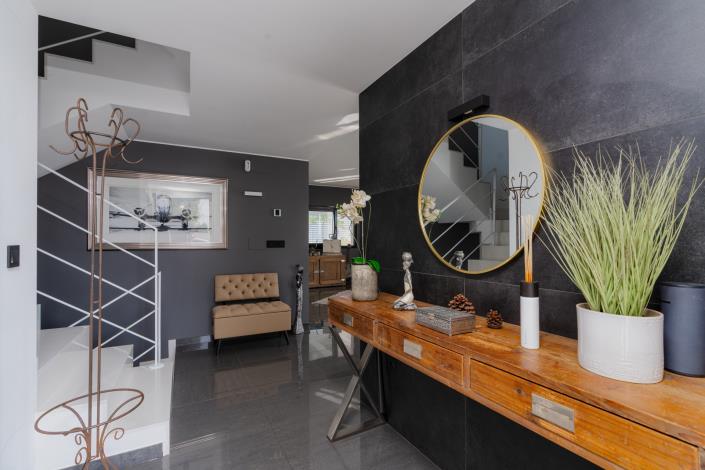 Image No.4-7 Bed Villa for sale