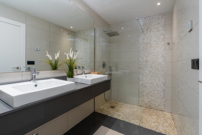 Image No.18-7 Bed Villa for sale