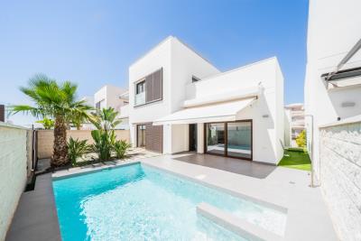 Villa-for-sale-in-La-Marina-with-private-pool--1---Portals-