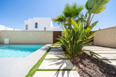Villa-for-sale-in-La-Marina-with-private-pool--9---Portals-