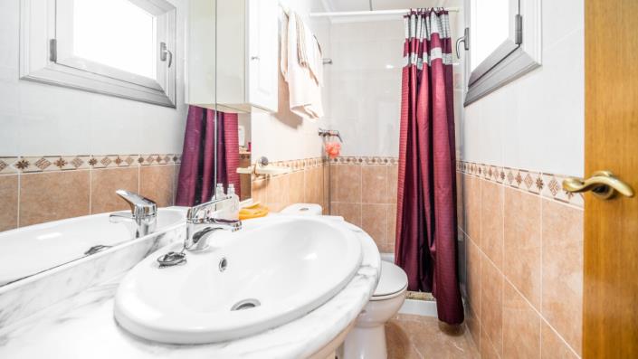 Image No.17-5 Bed Villa for sale