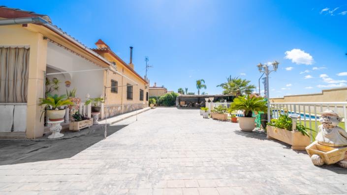 Image No.27-5 Bed Villa for sale