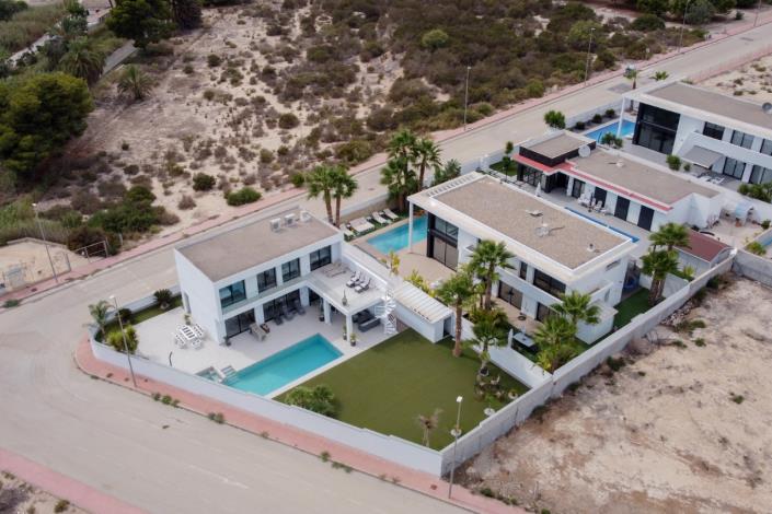 Image No.33-4 Bed Villa for sale