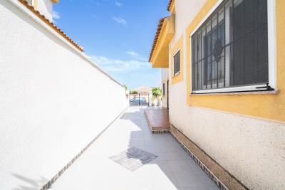 Villa-for-Sale-in-La-Marina--12---Canva-
