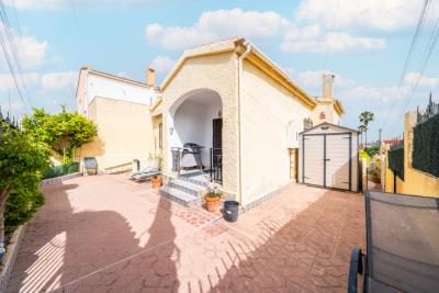 Villa-with-pool-for-sale-in-La-Marina--2---Portals-