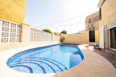 Villa-with-pool-for-sale-in-La-Marina--4---Portals-