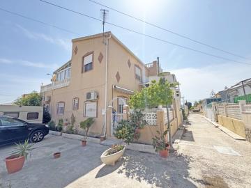 Property-for-sale-in-La-Marina-Close-To-Shops--1---Portals-