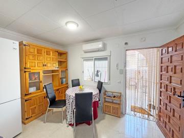 Property-for-sale-in-La-Marina-Close-To-Shops--7---Portals-