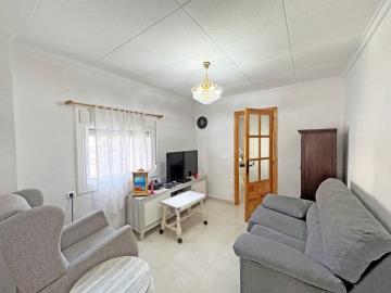 Property-for-sale-in-La-Marina-Close-To-Shops--8---Portals-