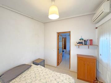 Property-for-sale-in-La-Marina-Close-To-Shops--10---Portals-