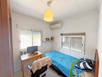 Property-for-sale-in-La-Marina-Close-To-Shops--13---Portals-
