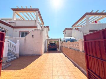 Villa-for-sale-in-La-Marina-with-communal-pool--6---Portals-