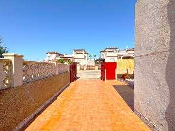Villa-for-sale-in-La-Marina-with-communal-pool--7---Portals-