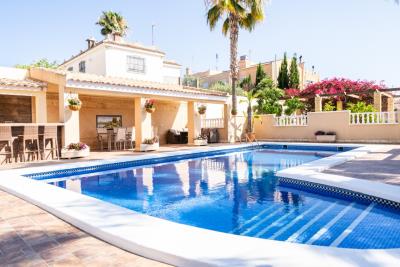 Detached-Property-for-sale-in-La-Marina--3---Canva-
