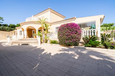 Detached-Property-for-sale-in-La-Marina--9---Canva-