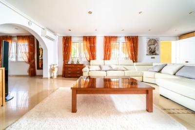 Detached-Property-for-sale-in-La-Marina--13---Canva-