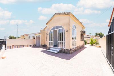 Villa-for-sale-in-La-Marina--6---Portals-