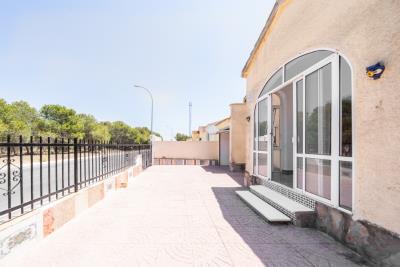 Villa-for-sale-in-La-Marina--7---Portals-