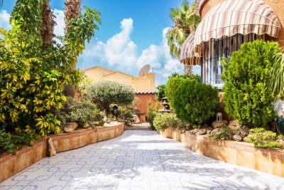 Detached-Property-for-sale-in-Costa-Blanca--3---Portals-