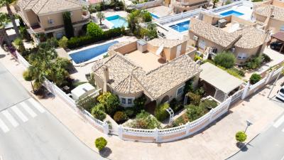 Detached-Villa-for-sale-in-La-Marina--1---Portals-