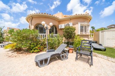 Detached-Villa-for-sale-in-La-Marina--5---Portals-