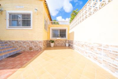 Detached-Property-for-sale-in-La-Marina--14---Portals-