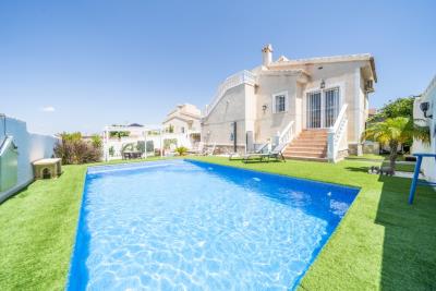 Detached-Villa-for-sale-in-Costa-Blanca--10---Portals-