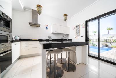 Modern-Villa-for-Sale-in-Alicante--15---Portals-